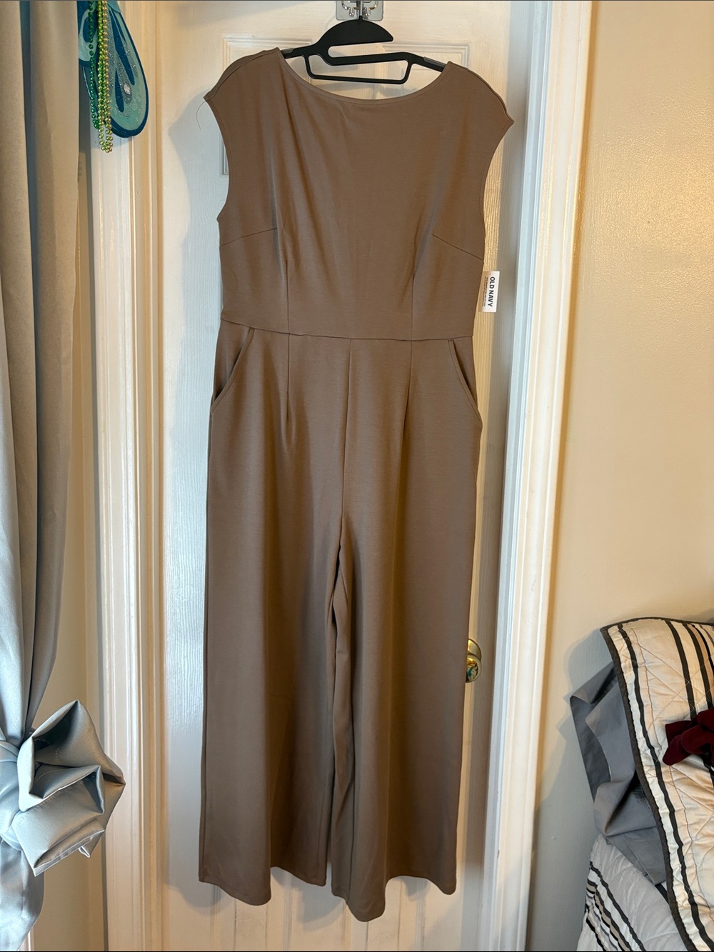 NWT Old Navy khaki romper size medium petite.
